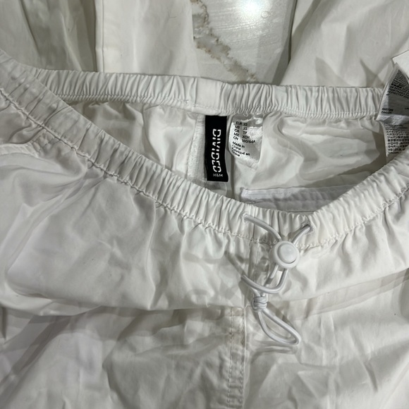 Divided white cargo pants - Picture 3 of 3